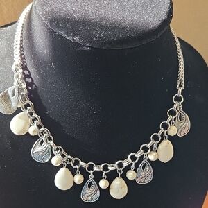 3/$15 ❣️Paparazzi Silver and Cream Charm Necklace